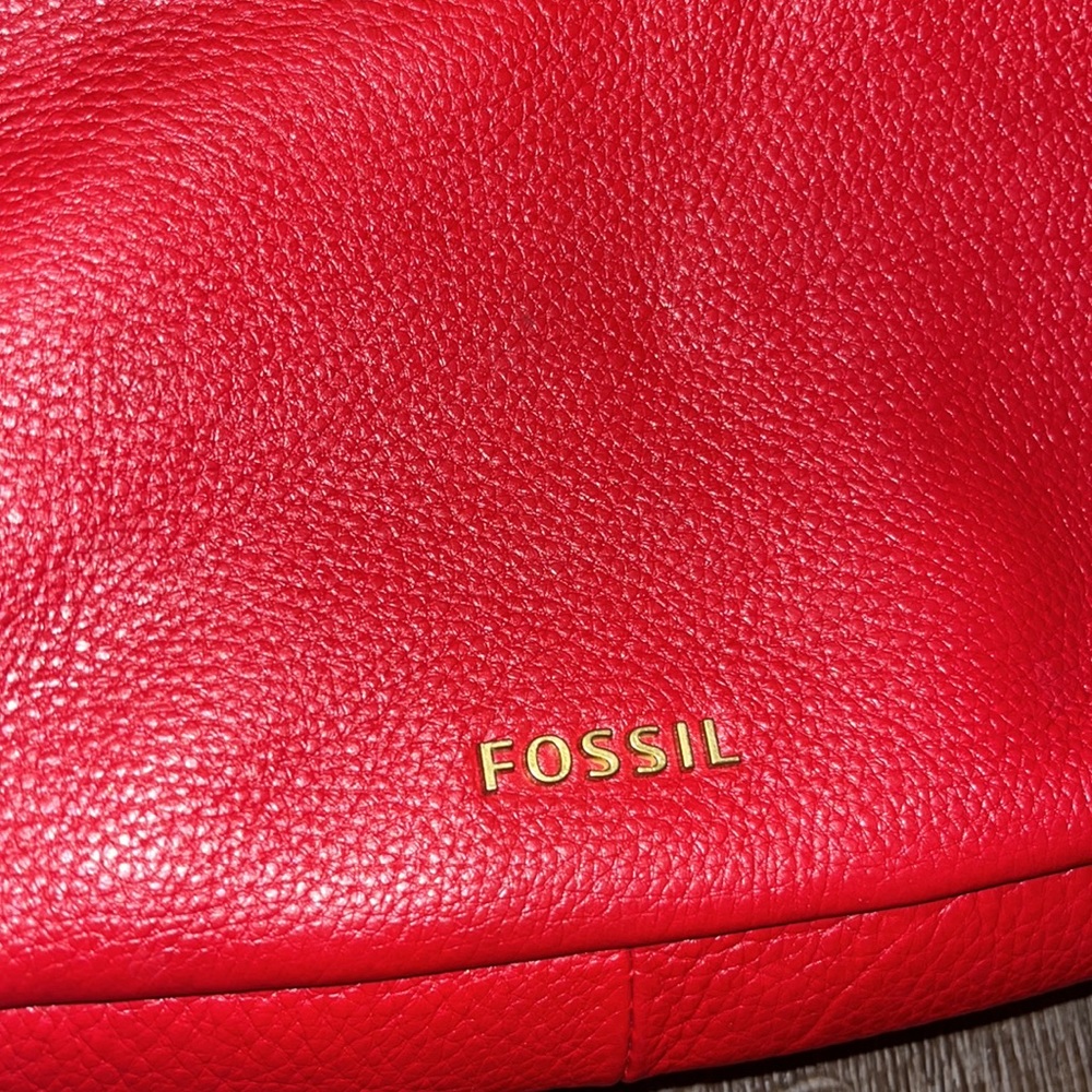 Genuine leather crossbody bag. Red fossil crossbody purse - Picture 3 of 15